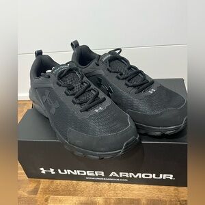 New Men’s Under Armour Charged Black sneakers